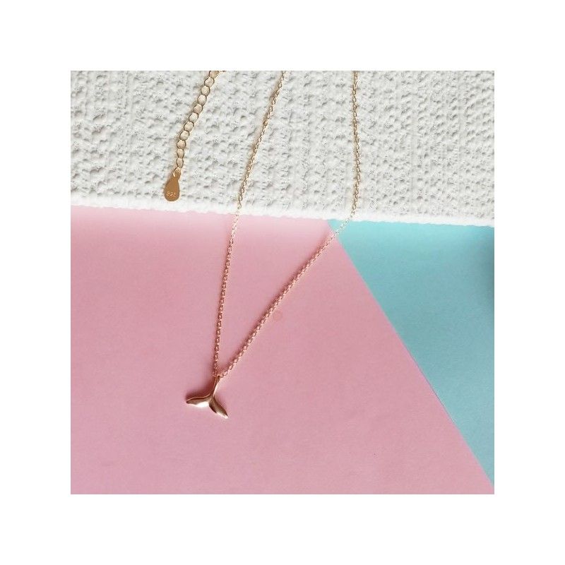 gargantilla cola de ballena