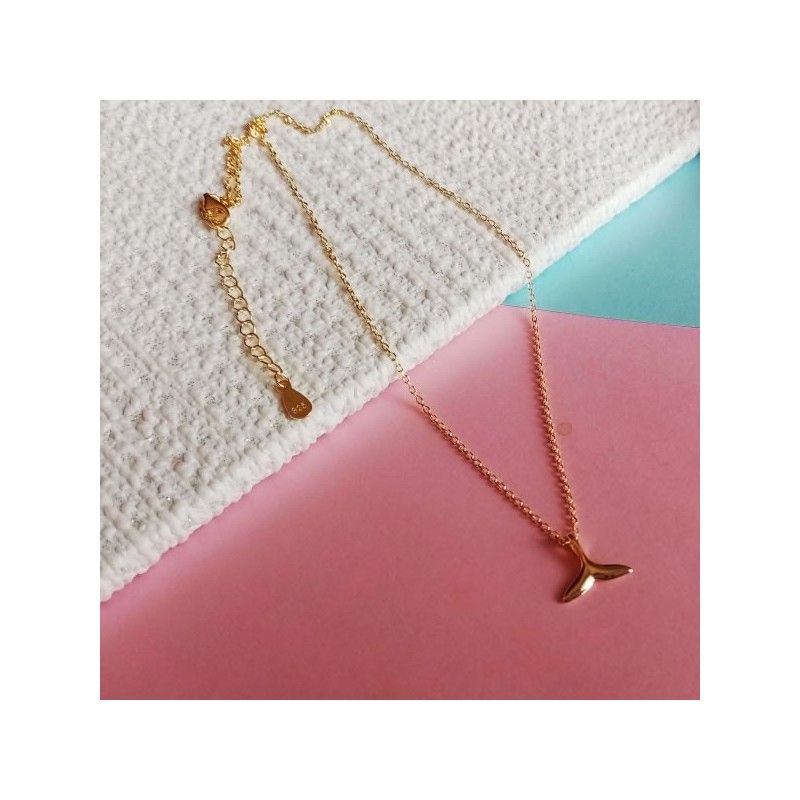 Gargantilla Whale Tail Cola de Ballena Oro