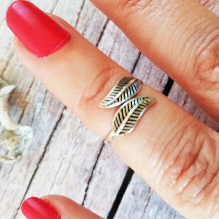 Detail of Leaf Silver Toe Ring