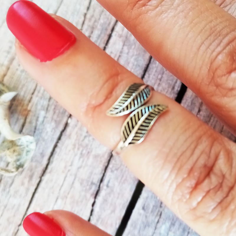 Detail of Leaf Silver Toe Ring