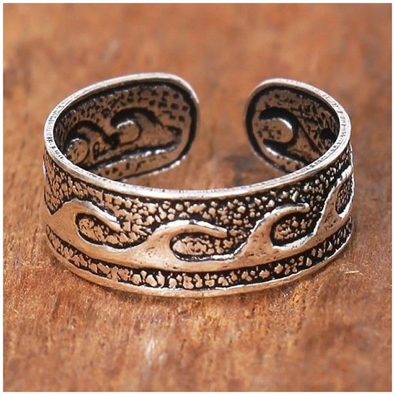 AKIRA Silver Wave Toe Ring