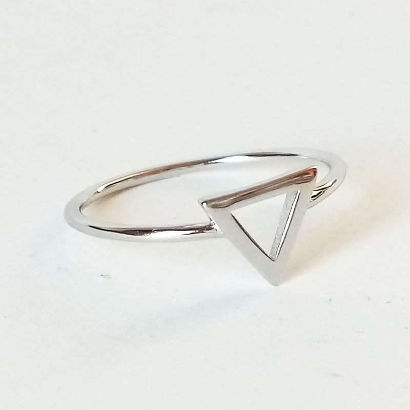 Anillo de PLata con Triangulo