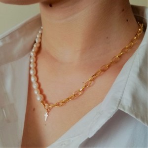 Middle Cross Necklace - Pearls - chain
