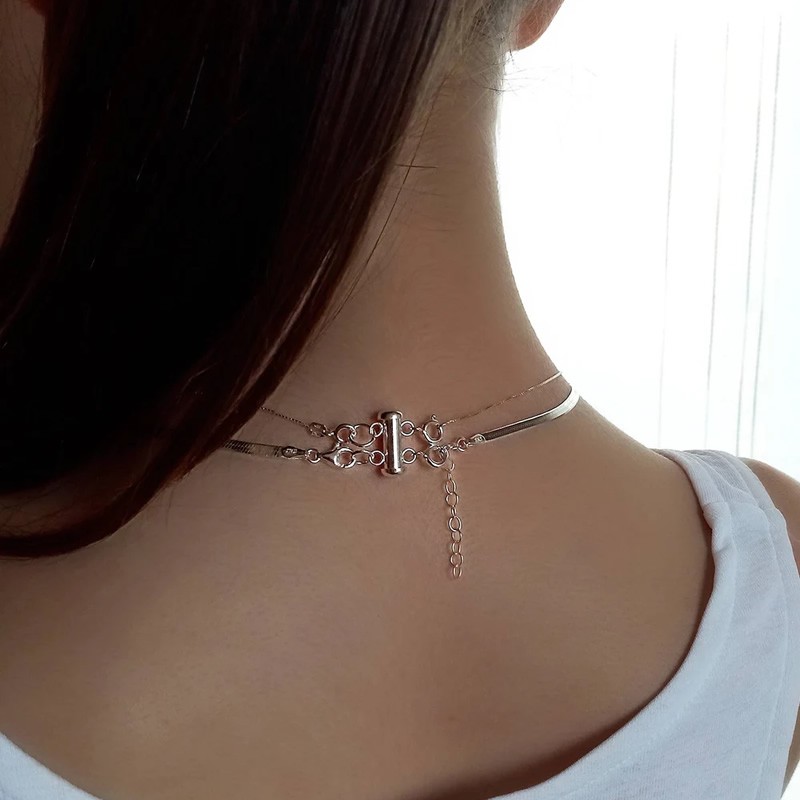 2 necklaces closure
