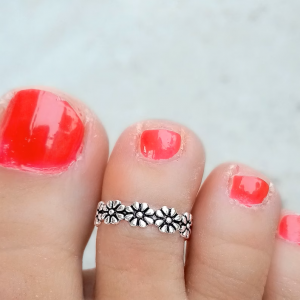 toe ring daisy 2