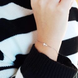 pulsera cruz plata pequeña