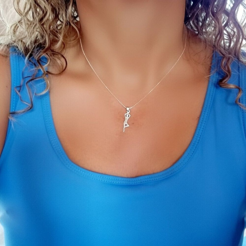collar plata vrikasana