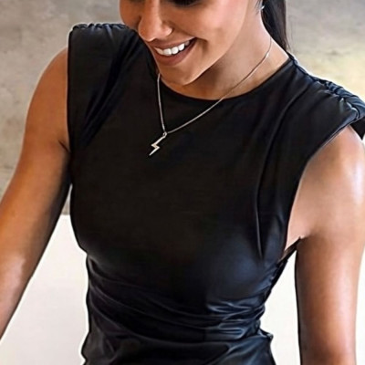 collar de plata con forma de rayo 2