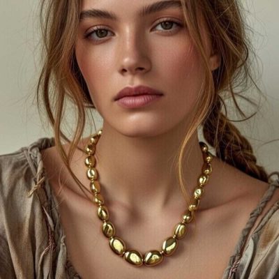 collar cuentas irregulares oro