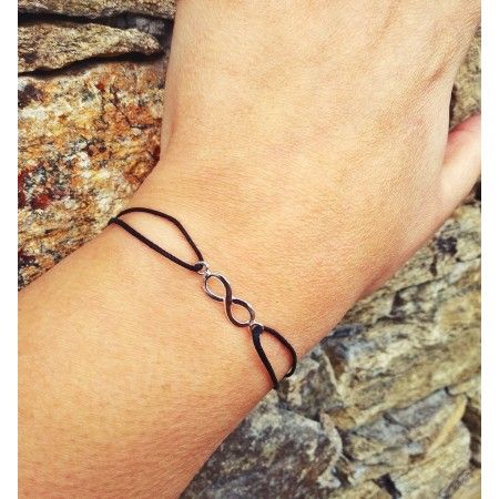 pulsera de hilo y plata con el símbolo infinito de www.puravidapulseras.com