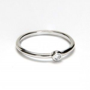 anillo de plata y circonita de www.puravidapulseras.com