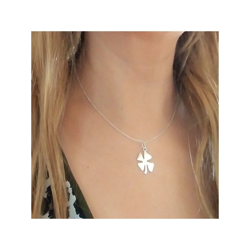 gargantilla trebol de plata de ley de www.puravidapulseras.com