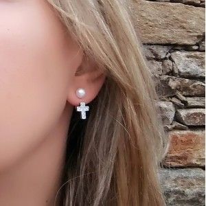 Pendientes bajo el lóbulo realizado en plata de ley con perla y circonitas en www.puravidapulseras.com 2