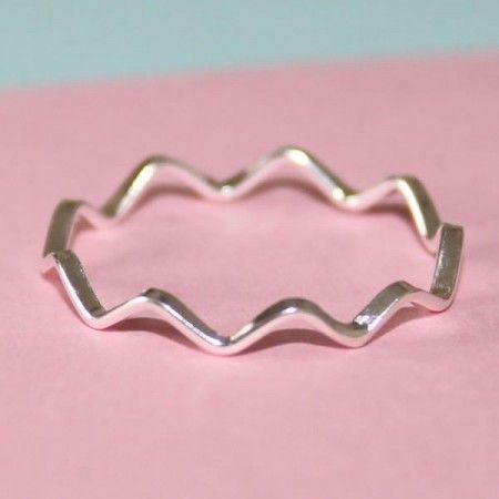 Minimalist wave ring